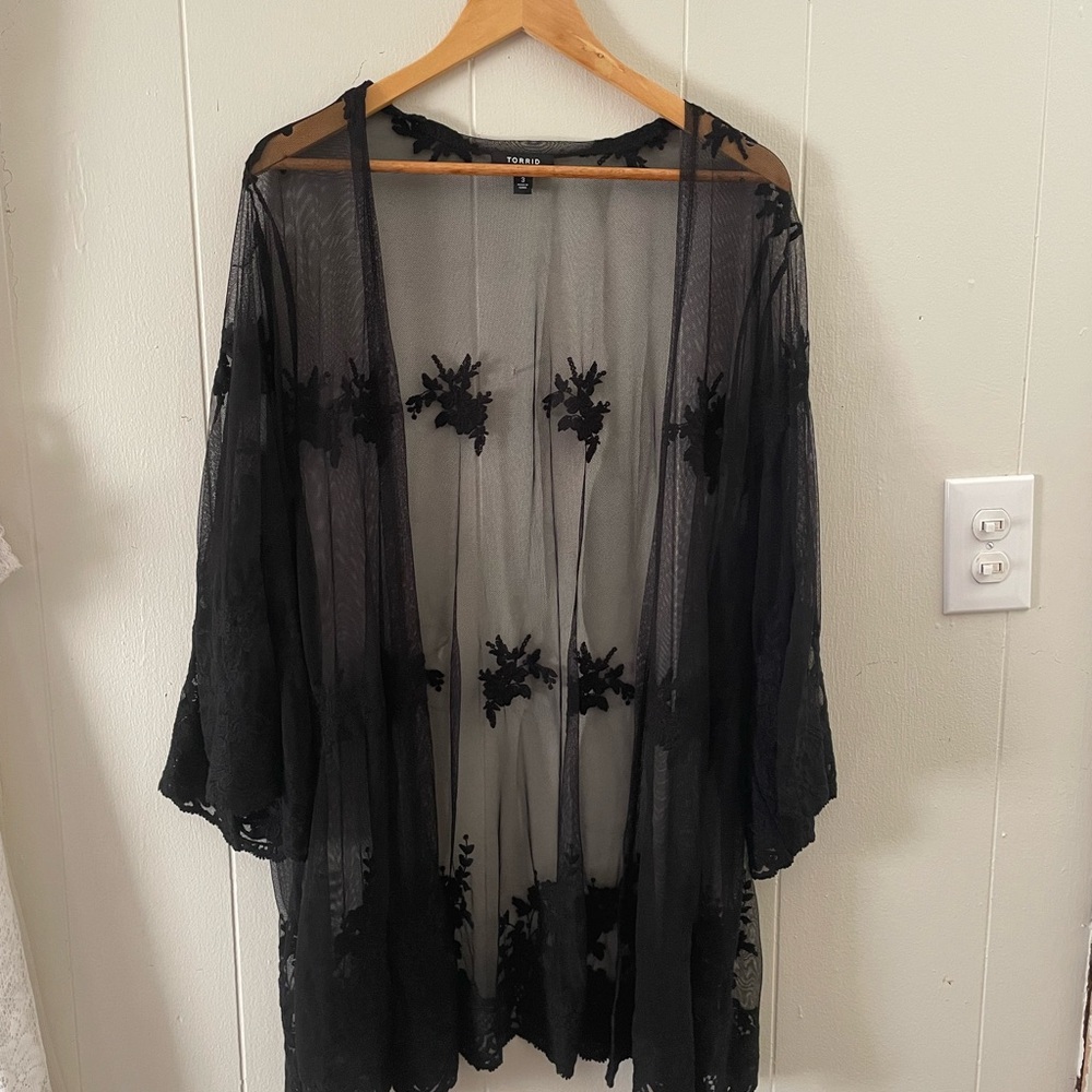 Torrid 3X Sheer Black Floral Lace Kimono